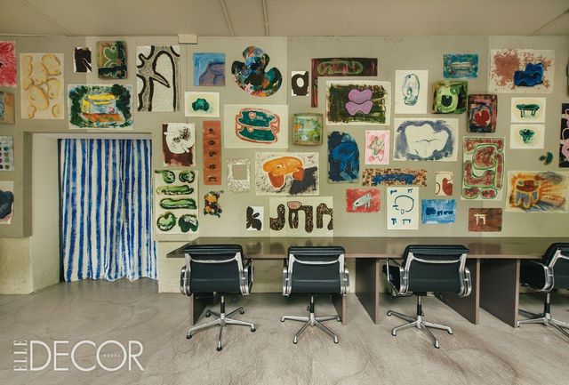 드로잉 역시 투굿 스튜디오와 그의 팀원인 ‘미스피츠’에게 점점 중요한 과정이 돼가고 있다. 그는 드로잉으로 색과 패턴을 재발견하며 투굿의 디자인 세계를 확장해 간다.