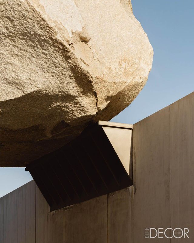 Levitated Mass.