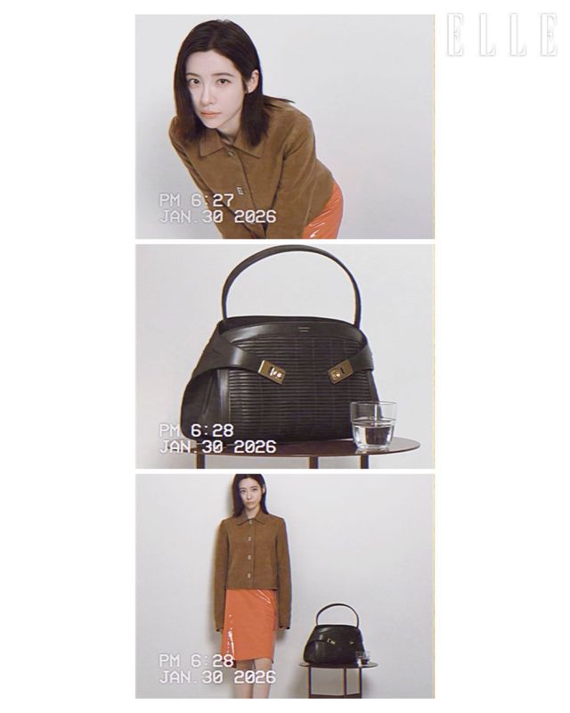 아이코닉한 간치니 버클 장식의 스웨이드 재킷, 페이던트 오렌지 컬러 스커트, 아티저널 크래프츠맨십을 구현한 위빙 허그 백은 Ferragamo.