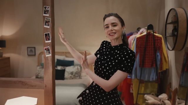 〈에밀리, 파리에 가다〉 릴리 콜린스 