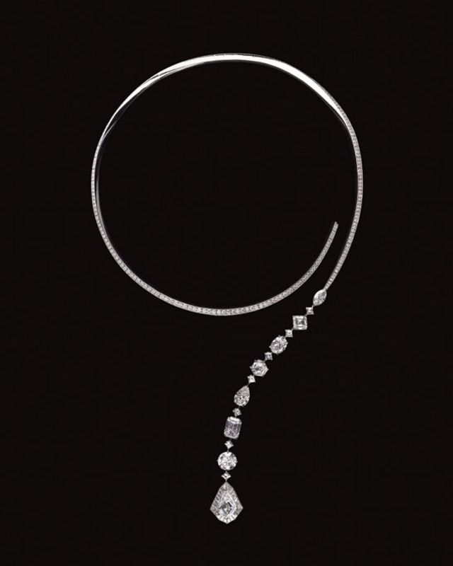 2026 이스뚜아 드 스틸 컬렉션 'THE SPARK'. 