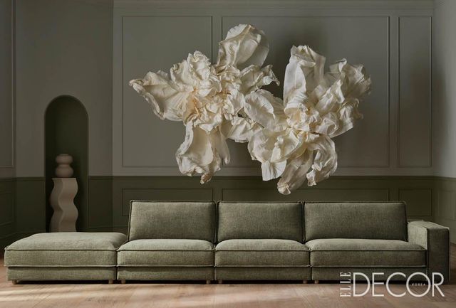 간결하면서 우아한 미감을 지닌 누라(Noora) 모듈러 소파는 넉넉한 좌판과 섬세한 핸드메이드 디테일이 특징이다