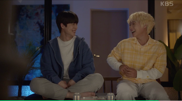 〈멀리서 보면 푸른 봄〉 장면 