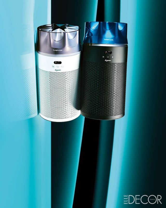 허쉬젯 기술로 강력한 정화 성능과 정숙한 사용성을 동시에 구현한 컴팩트 공기청정기. 블랙/틸과 화이트/실버 등 두 가지의 트렌디한 컬러감을 지녔다. 49만9000원, Dyson.