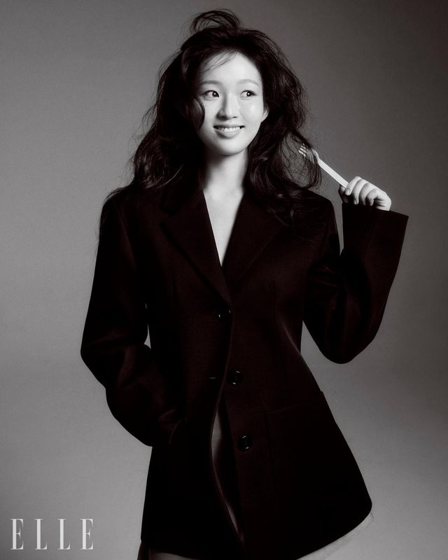 블랙 블레이저 재킷은 Loewe.