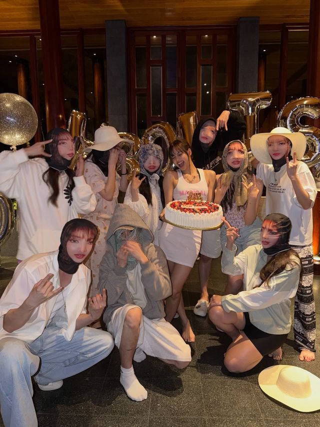 리사 생일파티 현장 