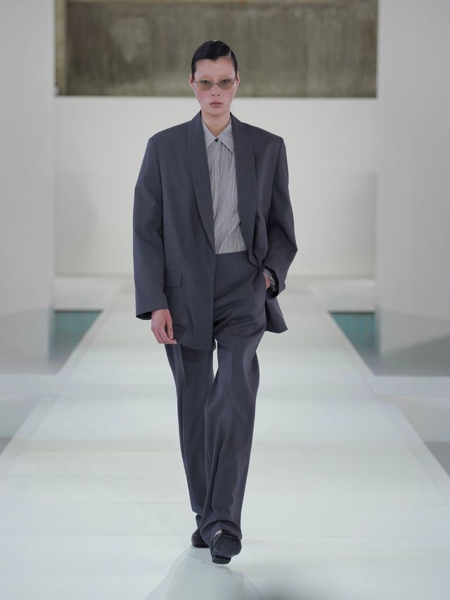 COS의 2026 봄 여름 컬렉션