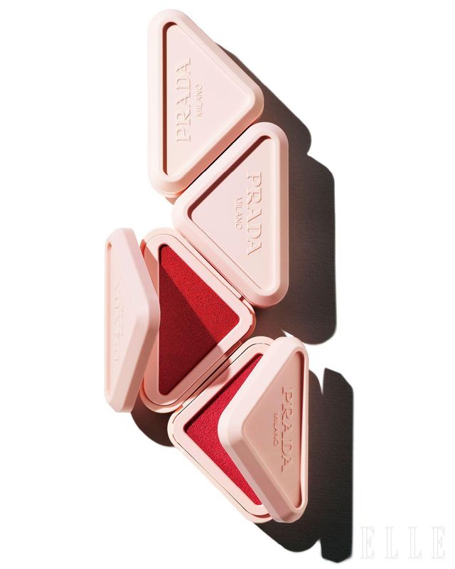 프라다 터치 블러쉬, P75 튤립, P76 워터릴리, 각 6만원대, Prada Beauty.