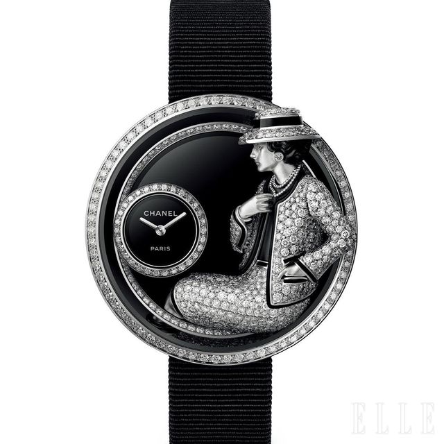 가브리엘 샤넬이 프레임과 다이얼을 벗어난 대담한 디자인으로 완성한 ‘가브리엘 워치’. 