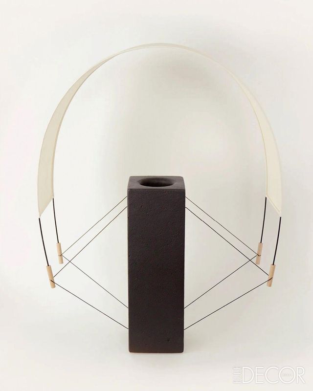 프랑스 브랜드 메종 세드라(Maison Cedrat)의 테이블 램프 ’루미아(Lumia)’.