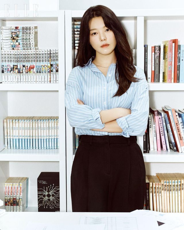김은서 웹툰사업본부 본부장 / 웹 콘텐츠 전문 에이전시 작가컴퍼니 JC미디어 웹툰사업본부장. 〈중증외상센터 : 외과의사 백강혁〉 〈첫정〉 〈나만의 고막남친〉 〈천마는 평범하게 살 수 없다〉 〈슈퍼스타 천대리〉 등을 제작했다.
