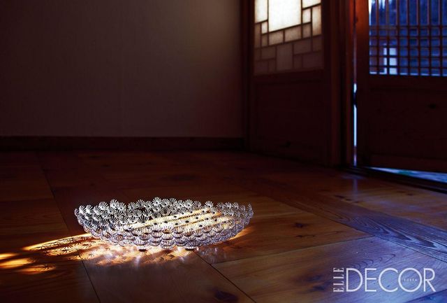 ‘Dandelion dish’(2021). 꽃 한 송이, 돌멩이 하나도 고혜정 작가에게는 중요한 영감이 된다. 