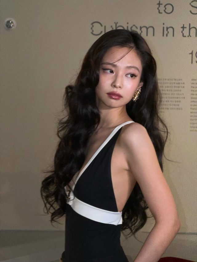@jennierubyjane