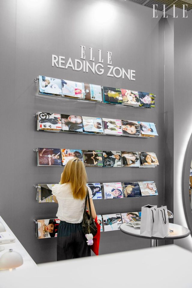 지난 〈엘르〉와 〈데코〉를 자유롭게 펼쳐볼 수 있었던 'ELLE Reading Zone(엘르 리딩 존)'.