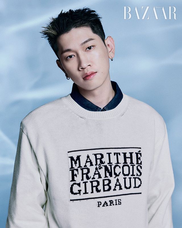 스웨터는 14만9천원, 데님 셔츠는 13만9천원 모두 Maritheacute; Franҫois Girbaud.