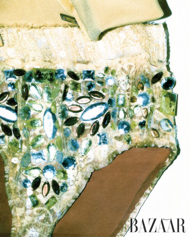  리사의 공연 의상을 위해 협업한 로다테(Rodate)의 코스튬 피스.