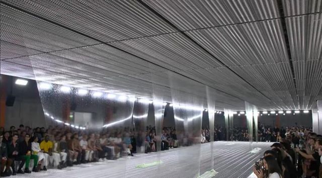 PRADA 유튜브 캡처 