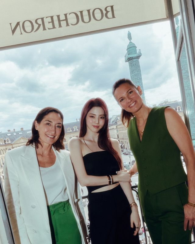 방돔 광장에 위치한 부쉐론 메종에서 한소희 