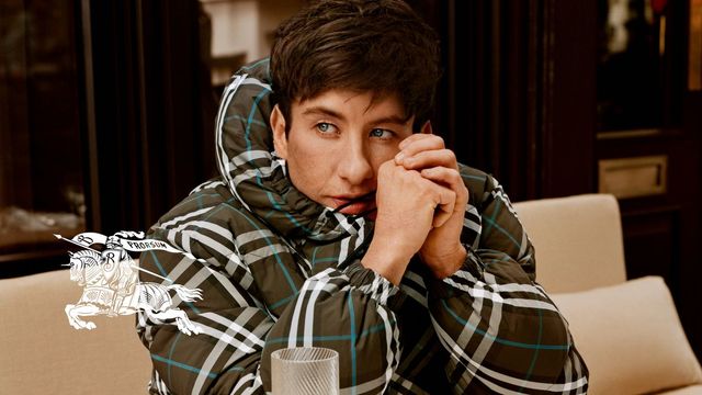 버버리 패딩을 입은 배리 케오간.