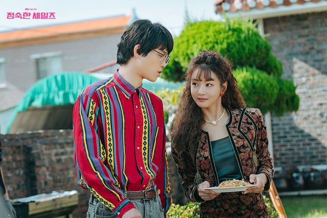 엄대근(좌) 역 김정진 / JTBC 드라마 〈정숙한 세일즈〉 스틸