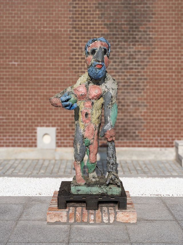 Markus Lüpertz, 〈Hercules Model 32〉, 2010, Painted Bronze, From an edition of 6 + 1 AP, 205x80x67cm. © Markus Lüpertz. Courtesy Michael Werner Gallery / VG Bild-Kunst, Bonn - SACK, Seoul, 2024.