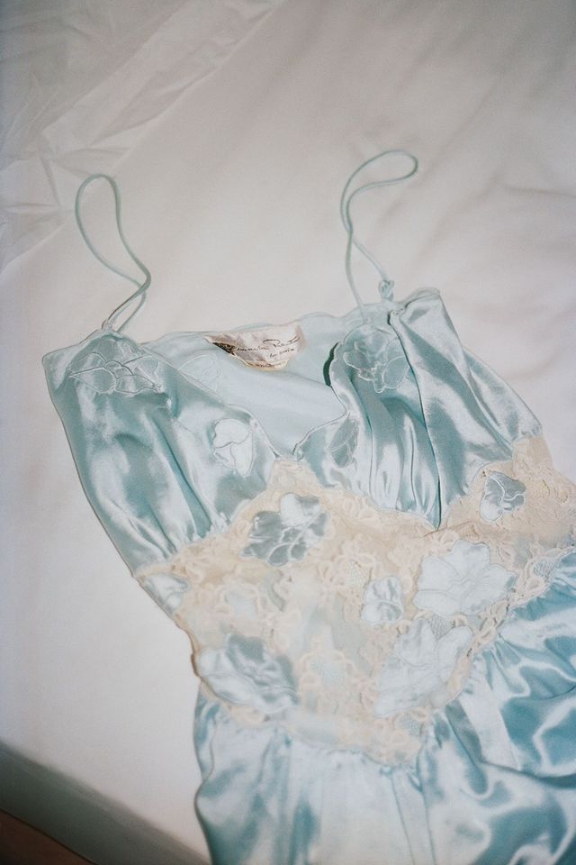 오스카 드 라 렌타의 빈티지 슬립 드레스.