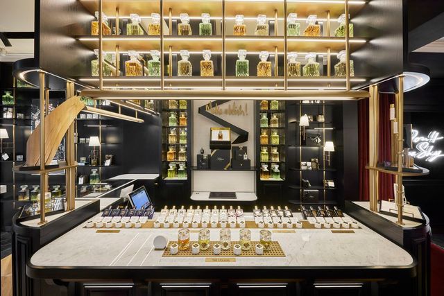 이태원에 오픈한 킬리안 파리 서울 부티크. 