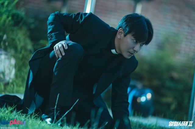 김해일 역 김남길 / SBS 드라마 〈열혈사제2〉 스틸