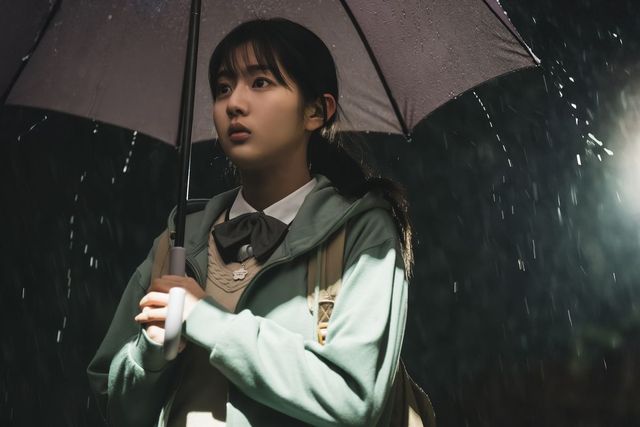 디즈니+ 시리즈 〈조명가게〉 스틸