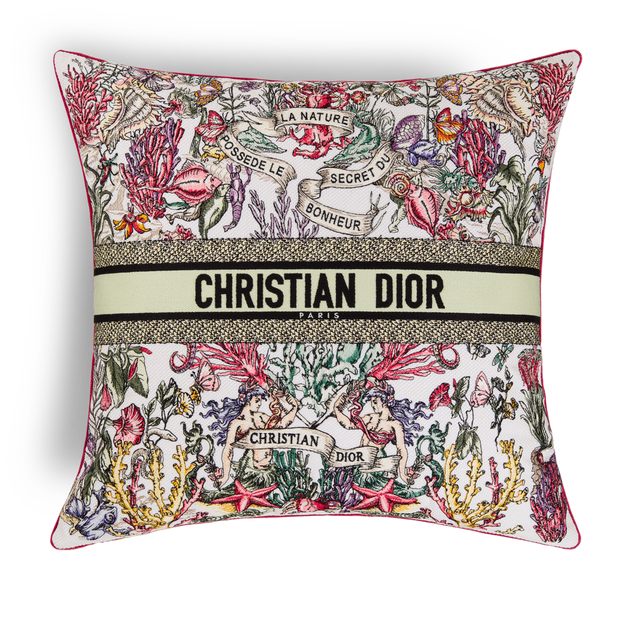 DIOR 스퀘어 쿠션 1백75만원.