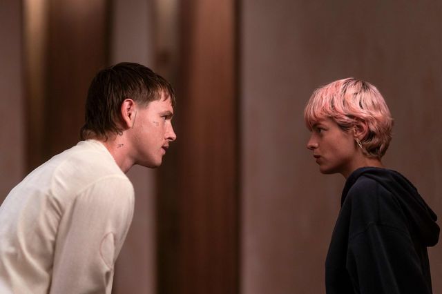 디즈니+ 시리즈 〈외딴 곳의 살인 초대〉