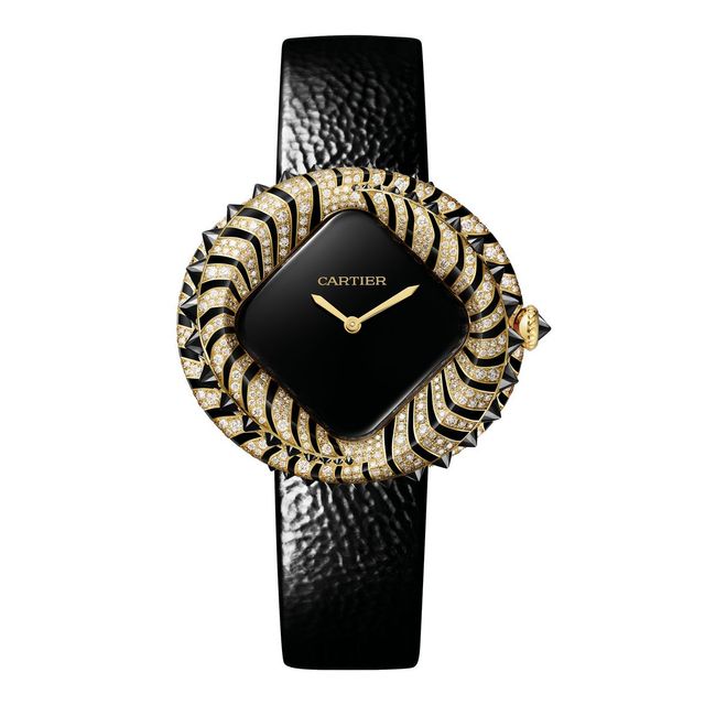 그래픽적인 패턴과 정교한 인그레이빙에서 장인정신을 느낄 수 있는 애니멀 주얼리 워치.