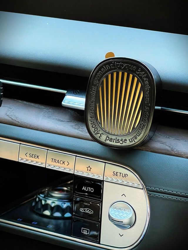  딥티크 케이스 리필용 캡슐 베이, 16만 4천원 (리필용 캡슐 베이 7만 2천원).