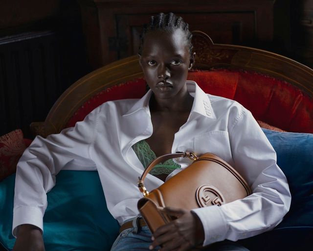 낸 골딘(Nan Goldin)이 런던을 배경으로 촬영한 구찌 블론디 백 캠페인