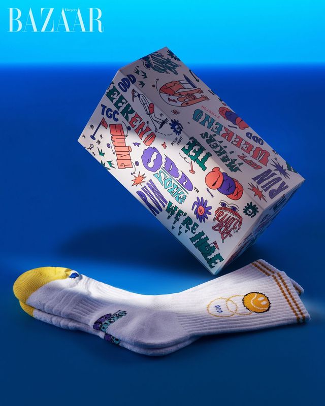  힙한 일러스트가 그려진 박스 안에는 4종의 양말이 들어있다.