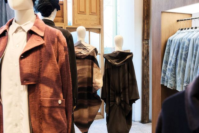 SFDF 우승을 기념하며. 비이커 청담 한편에 마련된 지용킴 공간.