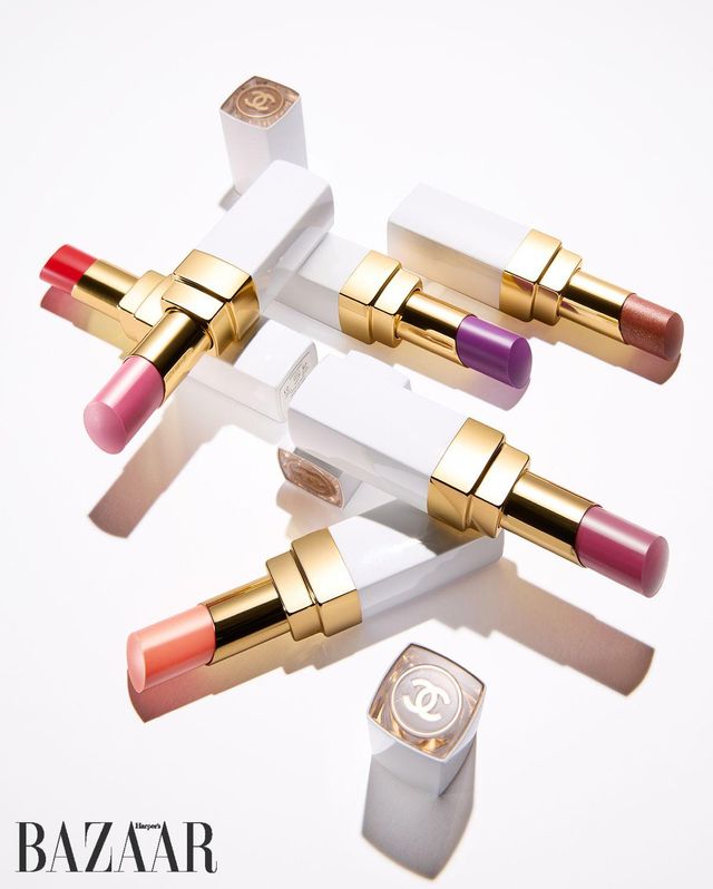 (아래부터 시계 방향으로) CHANEL 루쥬 코코 밤 샤인 754 텐더 피치, 758 블러싱 핑크, 756 체리 버스트, 752 허니 블리스, 764 차밍 라일락, 762 라즈베리 키스 각 3g, 5만1천원.