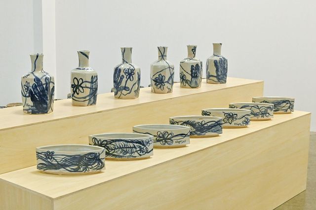 스페이스 운이 출품한 바르텔레미 투구오의 세라믹 조각들. Courtesy Tokyo Gendai.