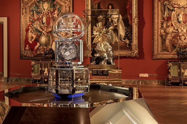 바쉐론 콘스탄틴 메종 설립 270주년을 기념하는 ‘라 꿰뜨 뒤 떵’이 루브르 박물관에 전시되었다.