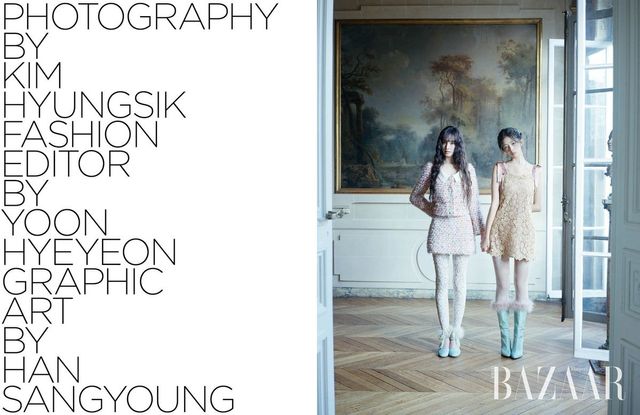 리즈가 착용한 트위드 재킷·스커트 세트업은 Valentino. 스타킹, 테슬 장식 스트랩 펌프스는 Valentino Garavani. 레이가 착용한 크로셰 드레스는 Valentino. 스타킹, 퍼 장식 부츠는 Valentino Garavani.