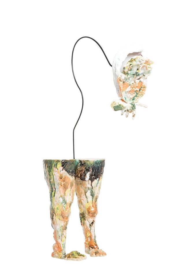 김대운, 〈Direction of Gaze〉, 2020, Clay, glaze, steel, clay-type resin, acrylic, 105(h)x60x30cm. © Dan Kim. 사진: Dan Kim