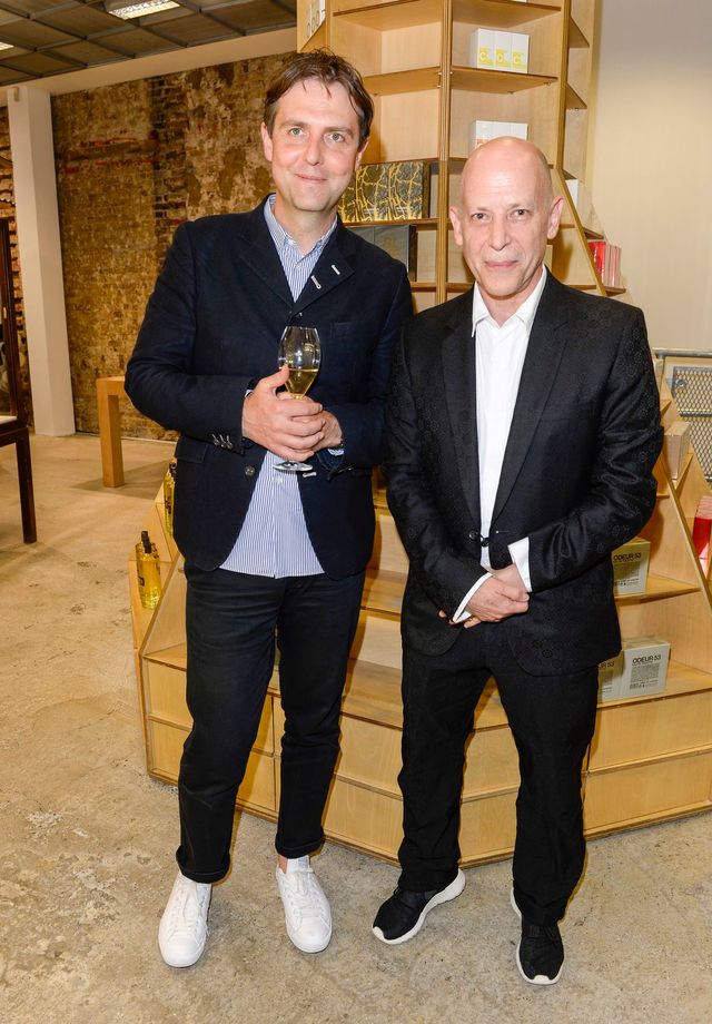 디콘보든과 아드리안 조페