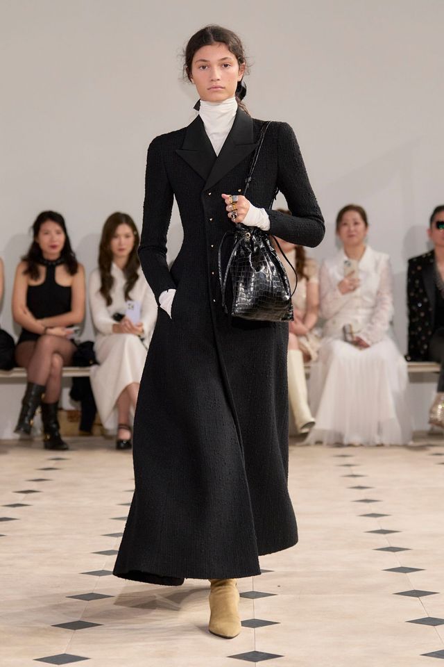 임세령이 착용한 Celine 2066 SS 신제품 '마이클 라이더(Michael Rider)' 코트 / launchmetrics