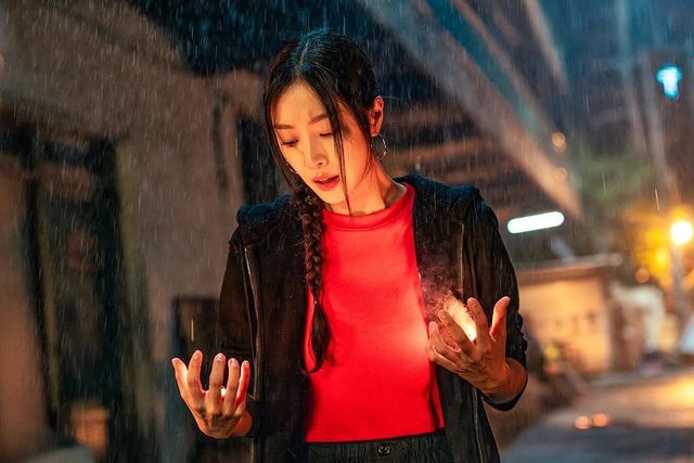 넷플릭스 시리즈 〈캐셔로〉 스틸