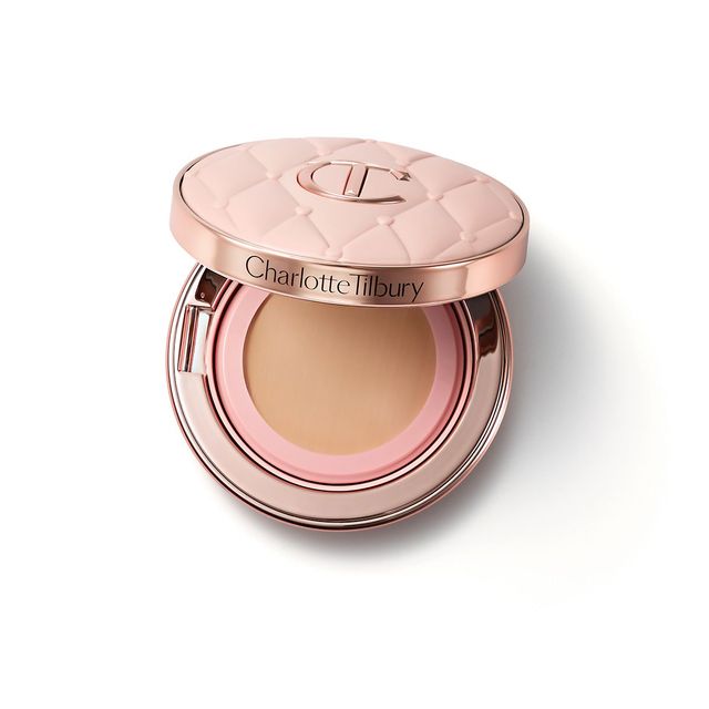 Charlotte Tilbury 필로우 토크 뷰티파잉 쿠션 파운데이션 8만5천원.