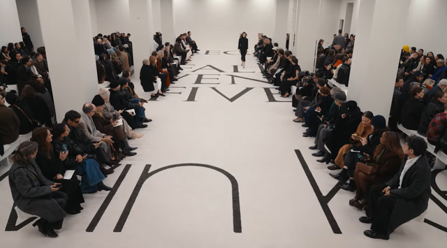 사진/캘빈클라인 유튜브 캡처 