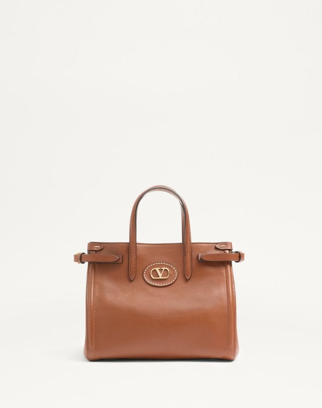 Valentino Garavani 앙티프, 243만원 (미디움 캔버스), 389만원 (미디움 가죽), 219만원 (스몰 캔버스), 340만원 (스몰 가죽)