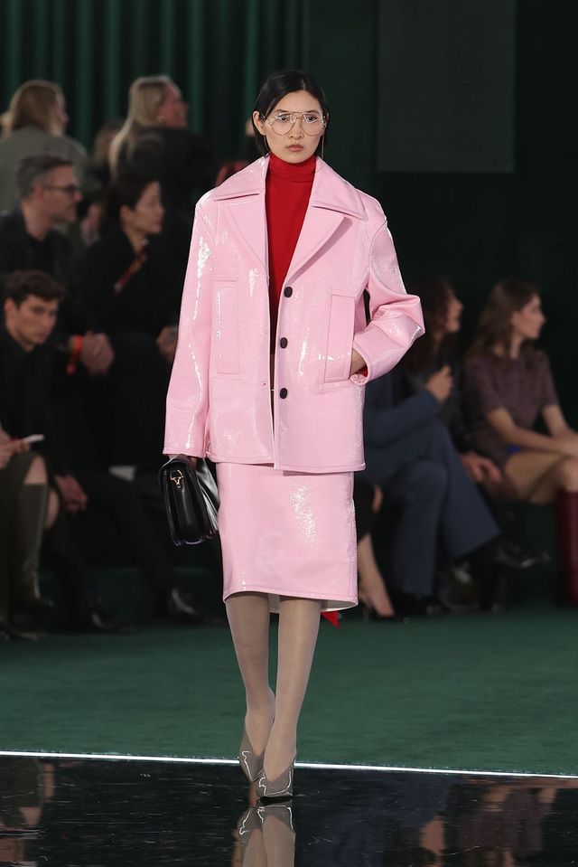 레드와 핑크, 대담한 컬러의 조합 