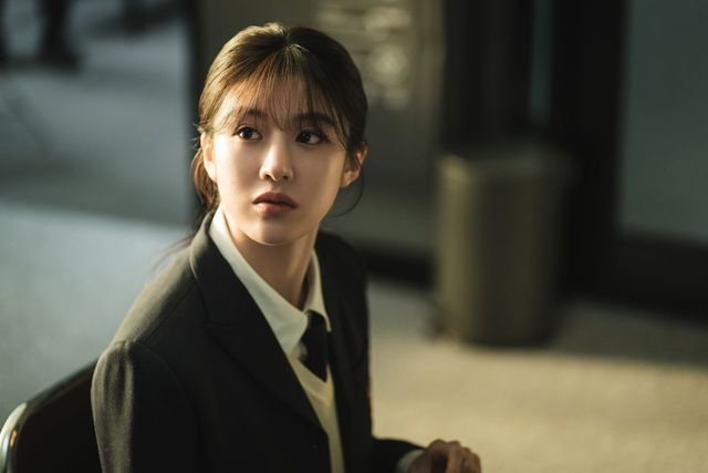 디즈니+ 시리즈 〈조명가게〉 스틸