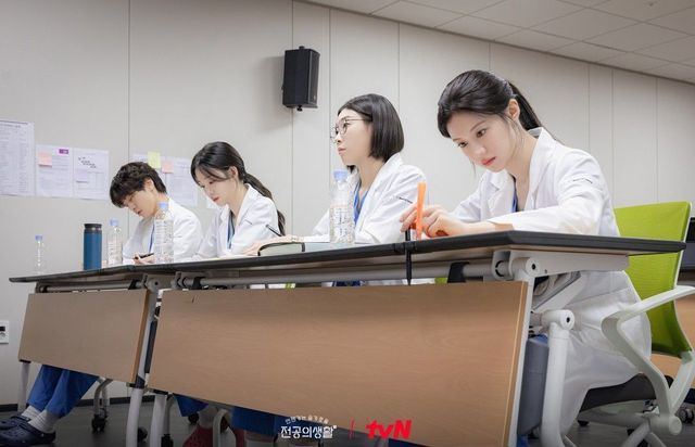 tvN 토일드라마 〈언젠가는 슬기로울 전공의생활〉 스틸